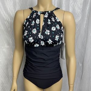 Penbrooke Keyhole One Piece Swimsuit